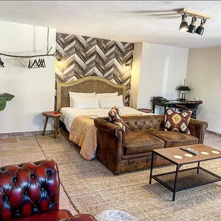 Jardines De La Reina Boutique Panzió Marbella