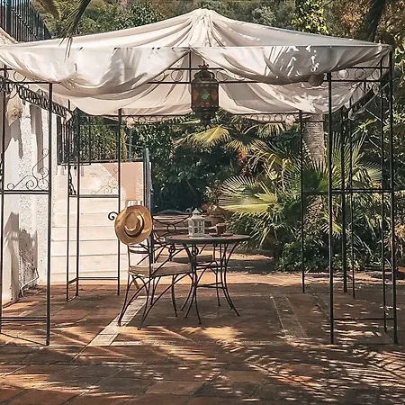 Bed & Breakfast Jardines De La Reina Boutique