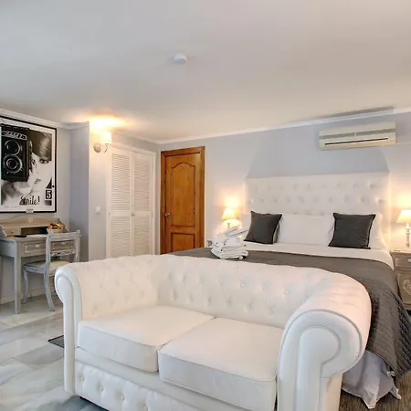 Jardines De La Reina Boutique Panzió Marbella