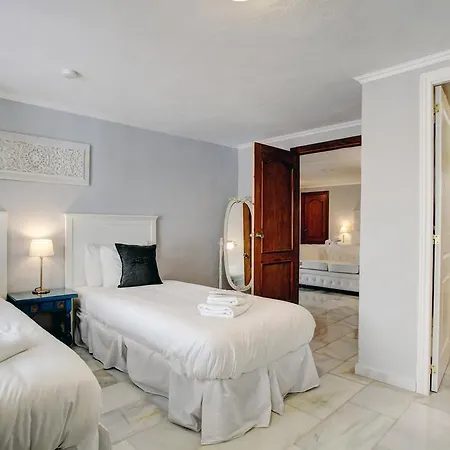 Bed & Breakfast Jardines De La Reina Boutique 4*