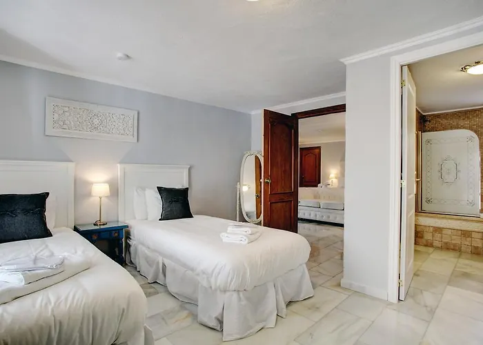Bed and breakfast Jardines De La Reina Boutique 4*