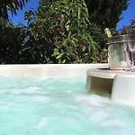 Jardines De La Reina Boutique Μαρμπέλλα