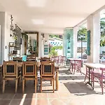 Jardines De La Reina Boutique Μαρμπέλλα
