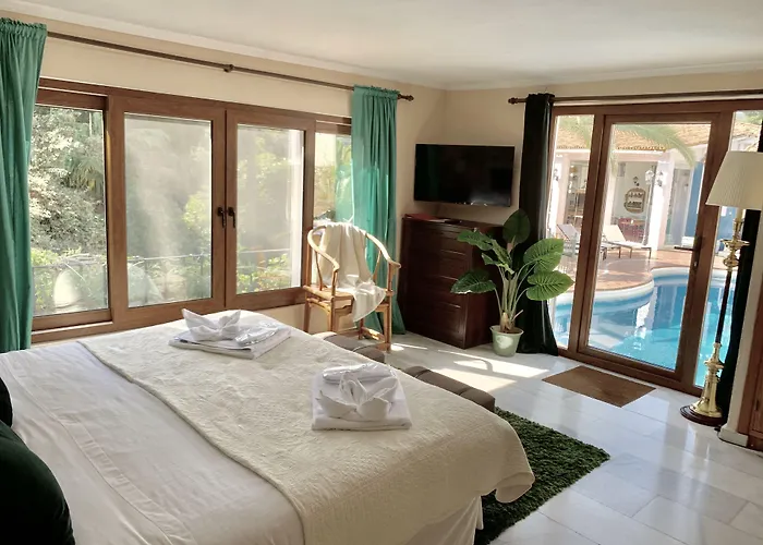 Oda ve Kahvaltı Jardines De La Reina Boutique Marbella